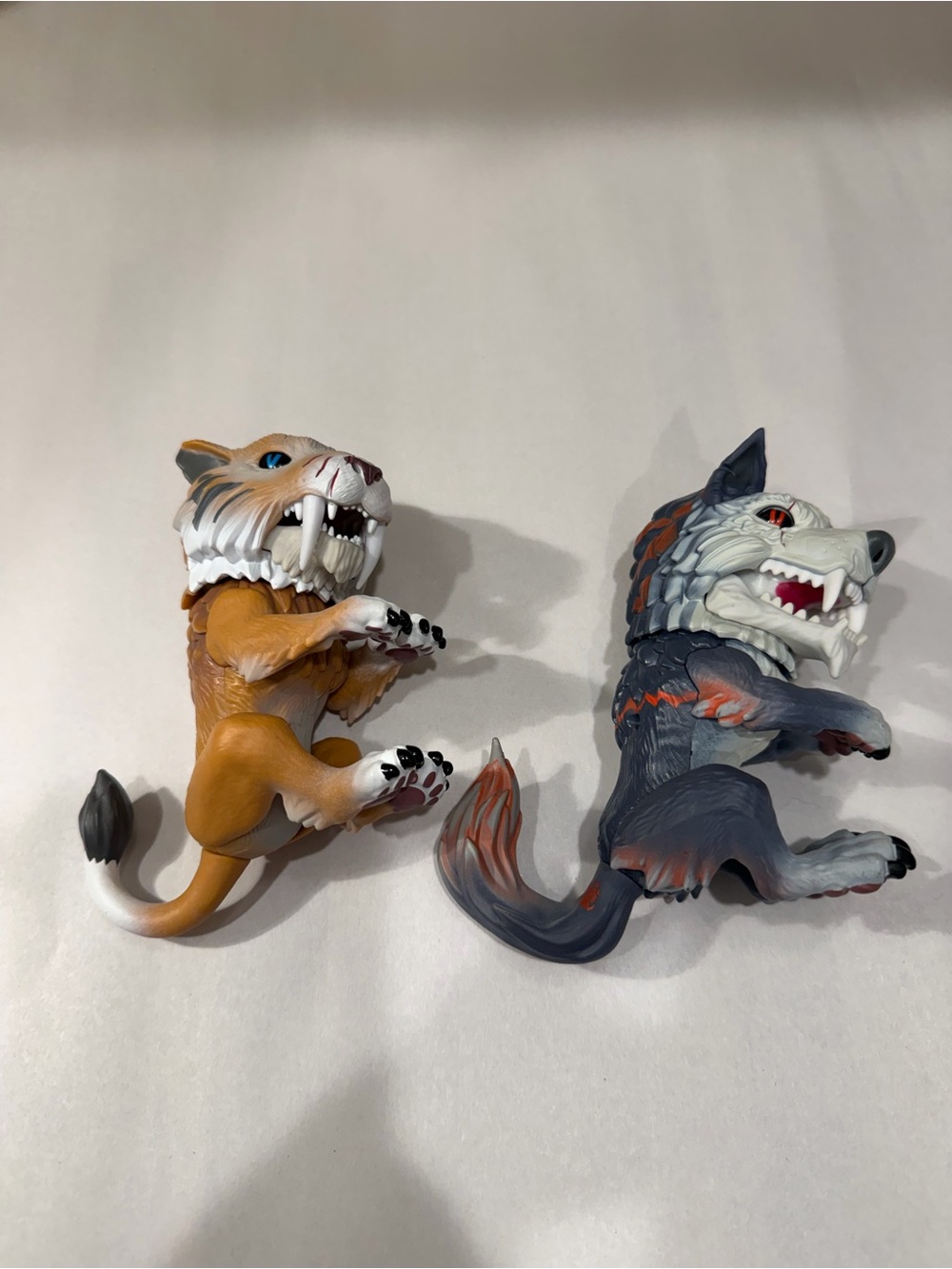 Wowwee Pair of Wolf/Tiger fingerlings Figures